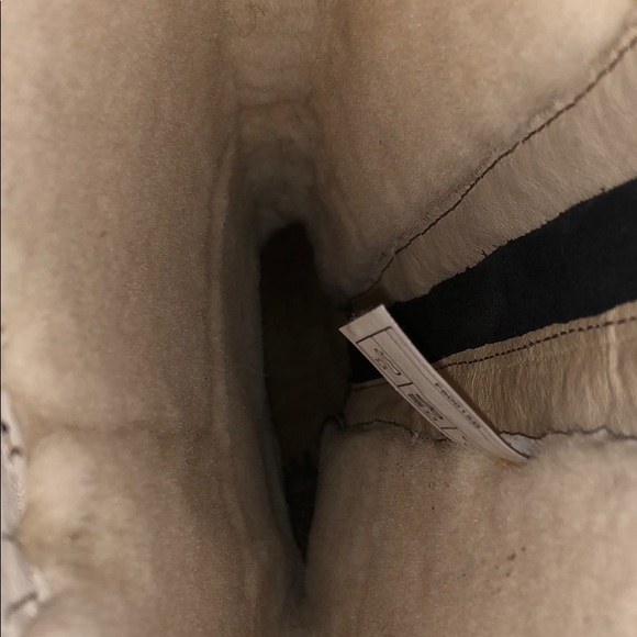 🆕 UGG Boot - Picture 7 of 9
